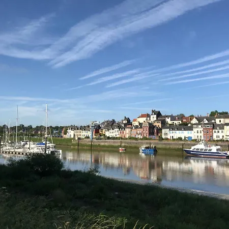 Дом отдыха Au 10 Quai Violette *